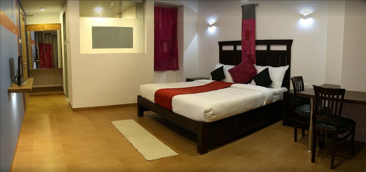 Hotel Zorba Inn コールハープル エクステリア 写真