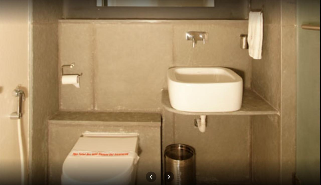 Hotel Zorba Inn コールハープル エクステリア 写真